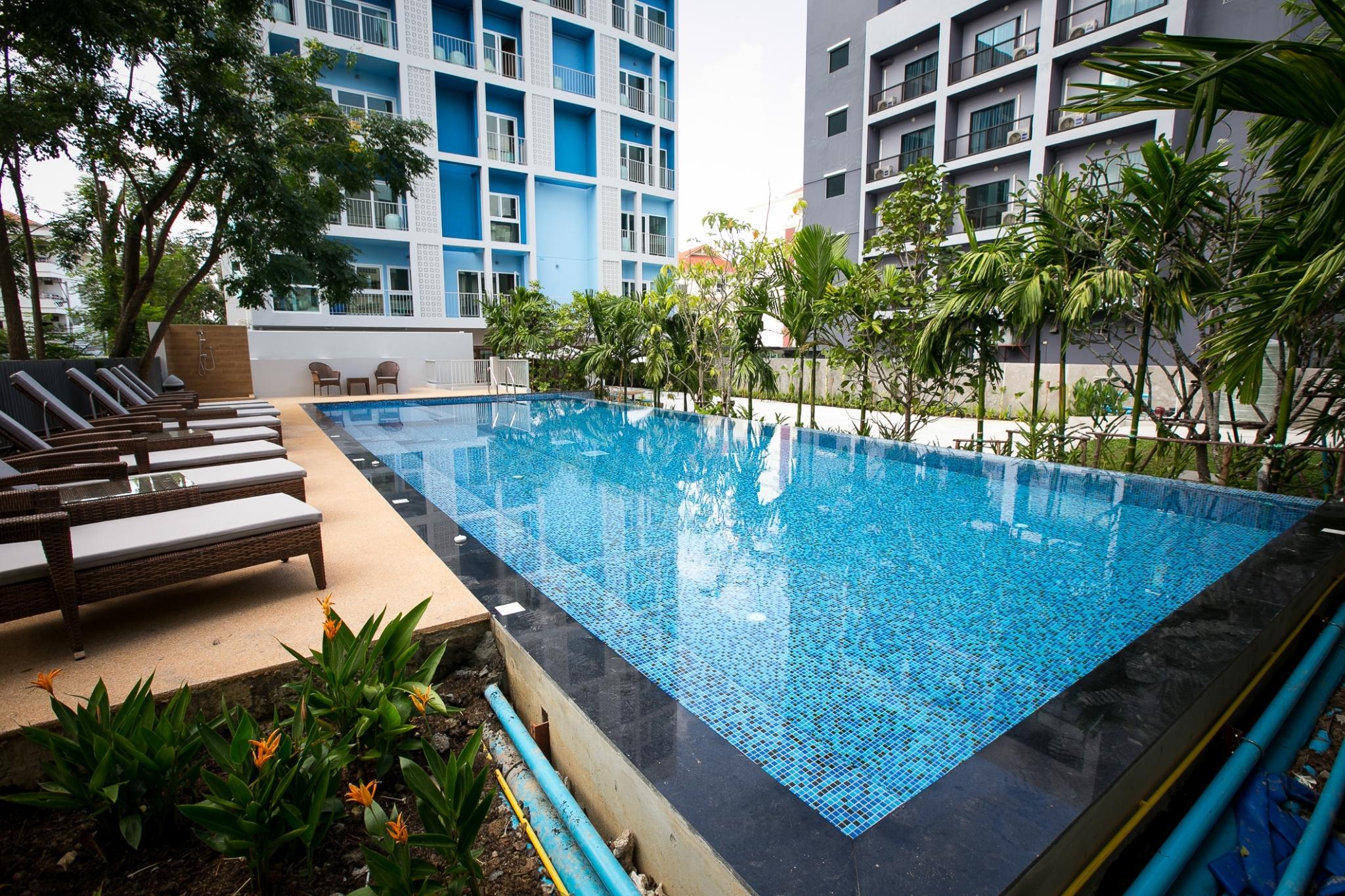 DeeProm Pattaya Hotel Buitenkant foto